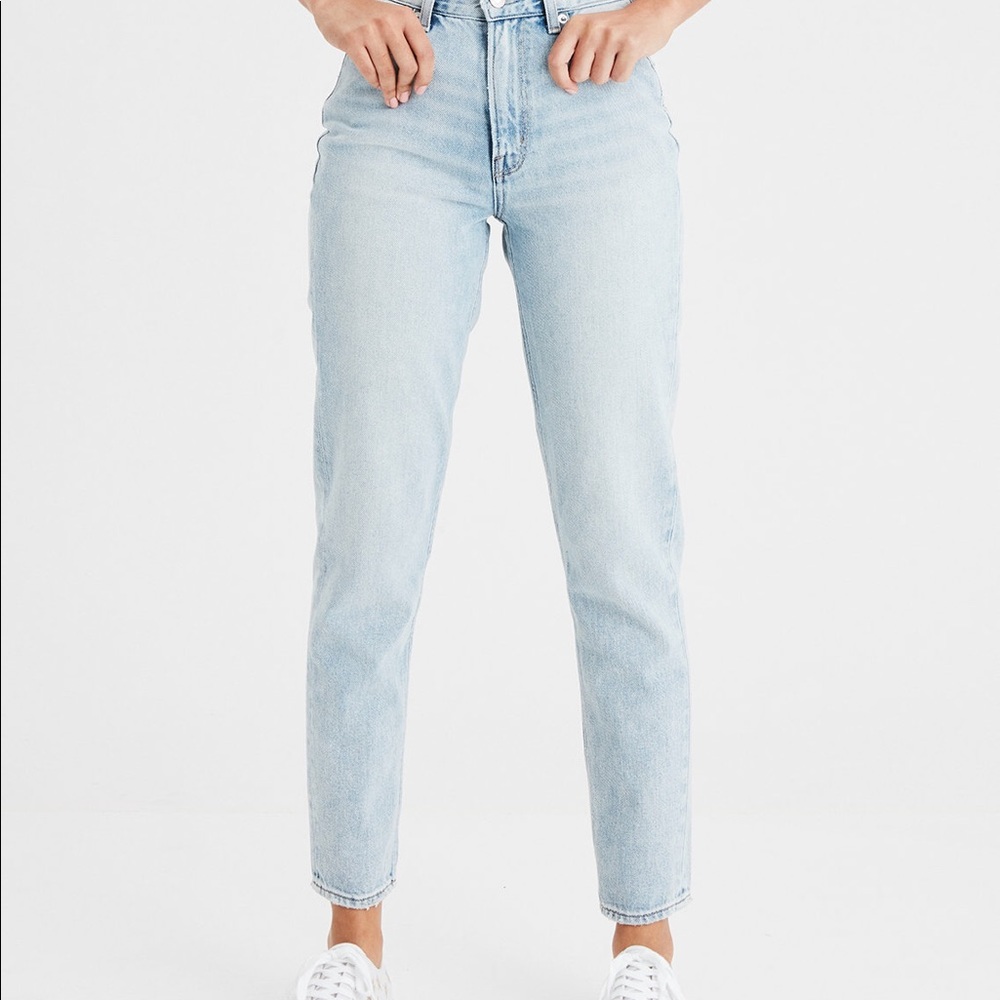 American Eagle light wash mom jean [Size 2]